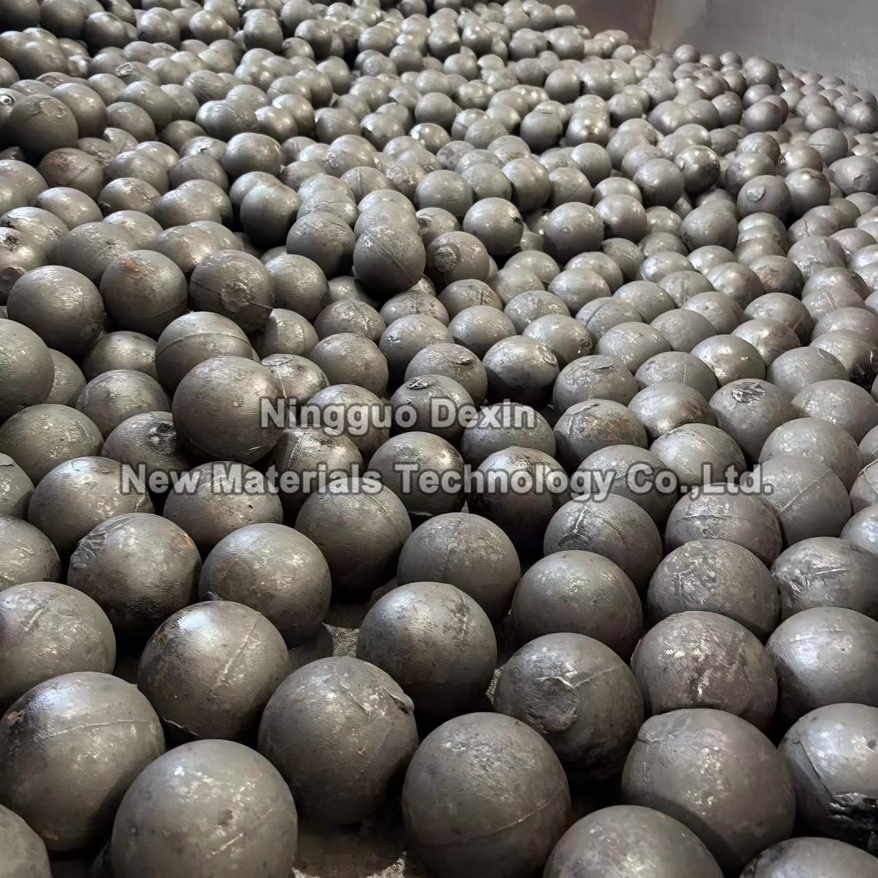 Good Wear Resistance Grinding Balls With High Chrome.jpg