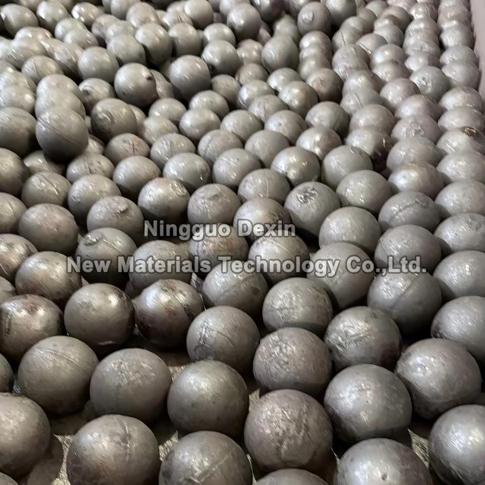 High Chrome Abrasive & Corrosion-Resistant Casting Grinding Alloy Steel Balls.jpg